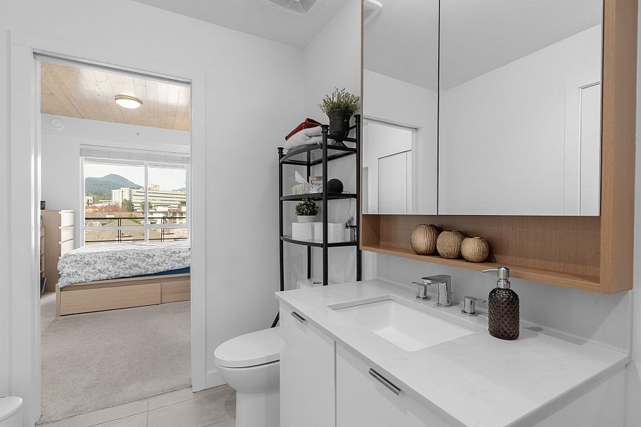 611 108 E 8th Street North Vancouver, BC - 14