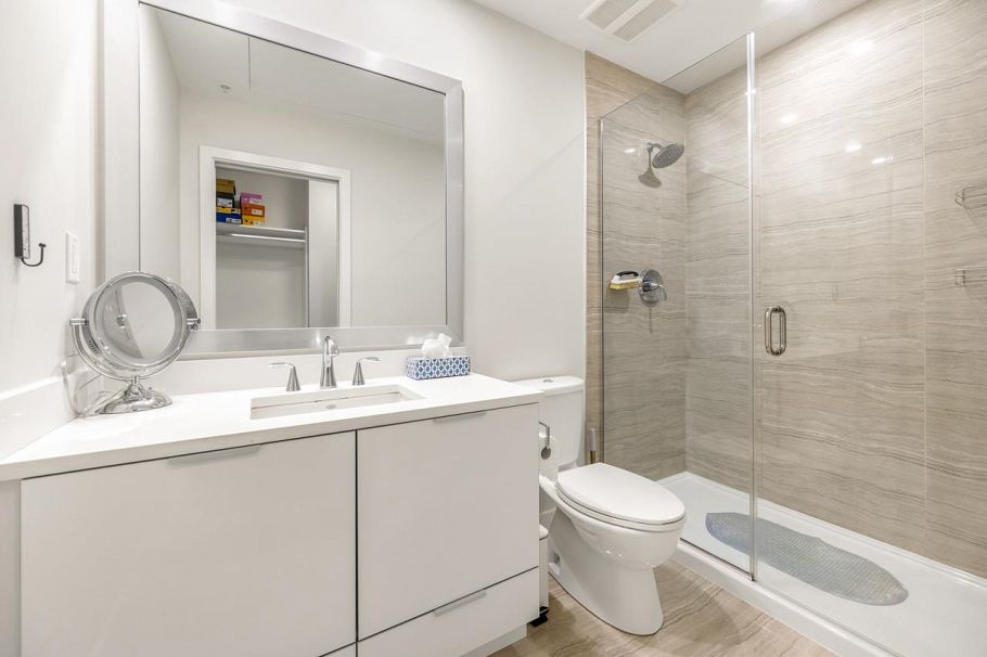 919 8699 Hazelbridge Way Richmond, BC - 10