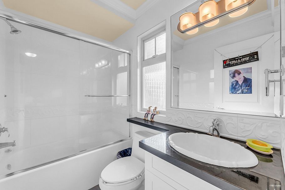 2139 W 22nd Avenue Vancouver, BC - 26