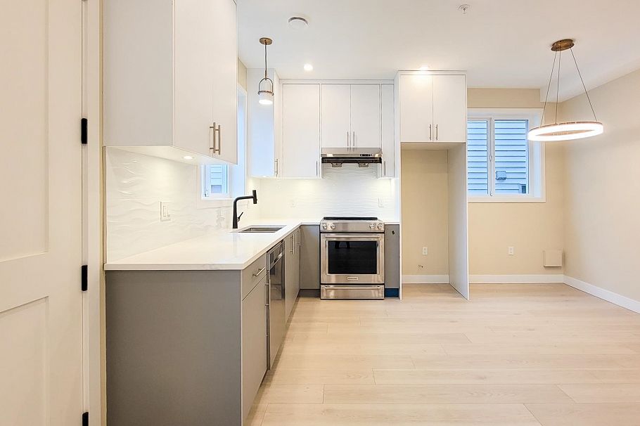 3433 E 23rd Avenue Vancouver, BC - 7