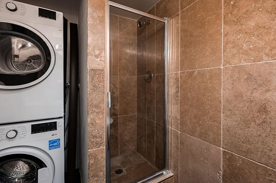 403 1147 Nelson Street Vancouver, BC - 22