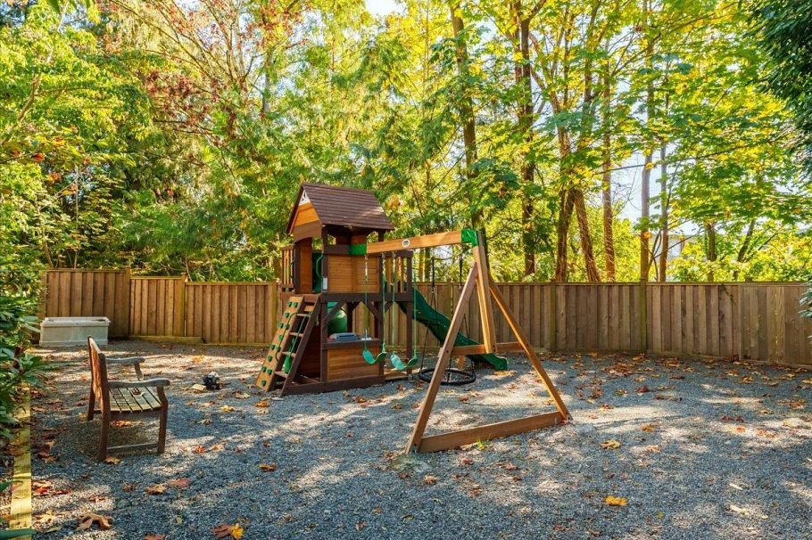 5 3588 Whitney Place Vancouver, BC - 32