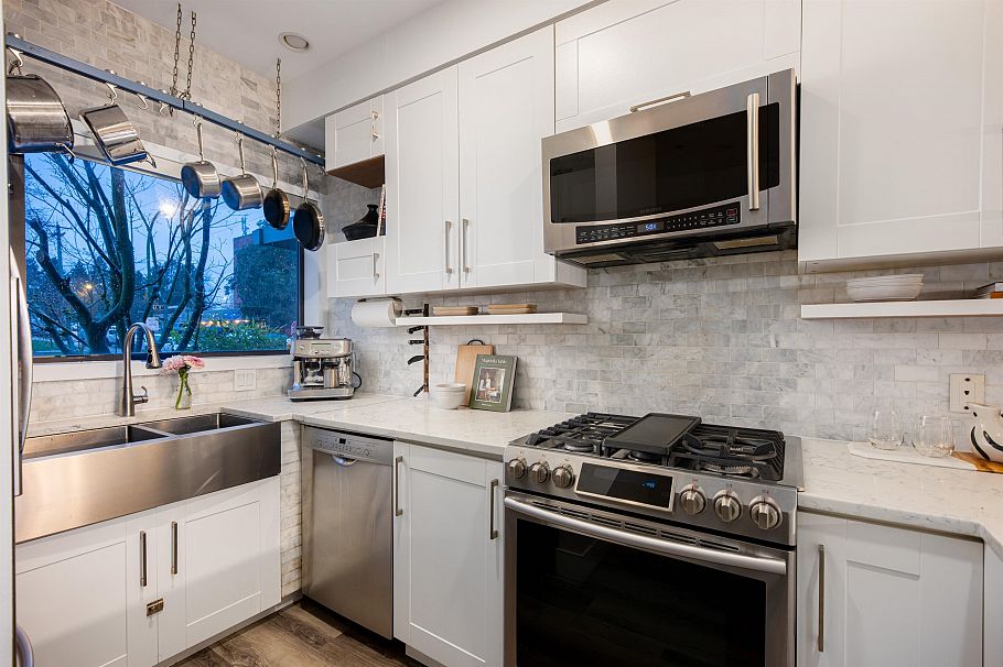 396 E 15th Avenue Vancouver, BC - 7