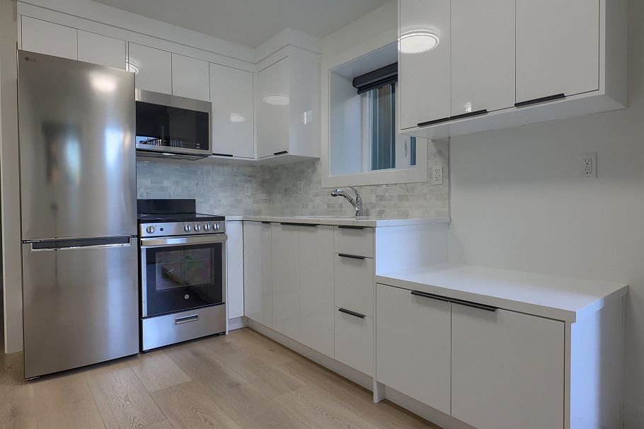 4670 Todd Street Vancouver, BC - 30