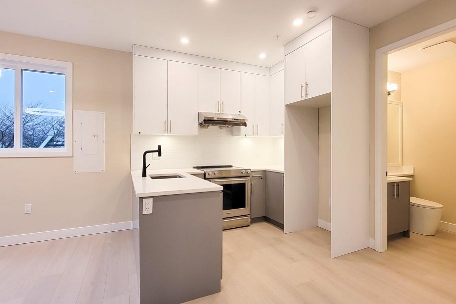 3431 E 23rd Avenue Vancouver, BC - 7