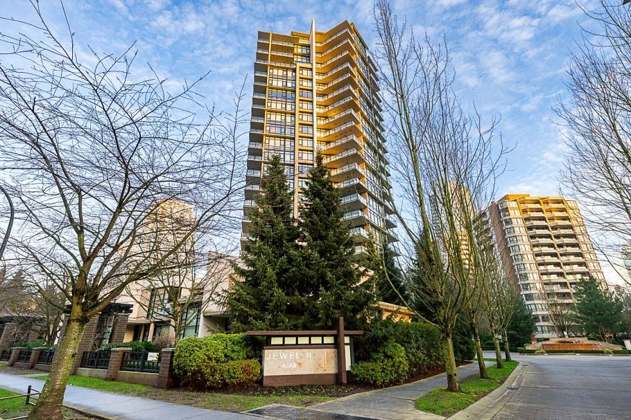 1302 6168 Wilson Avenue Burnaby, BC - 2