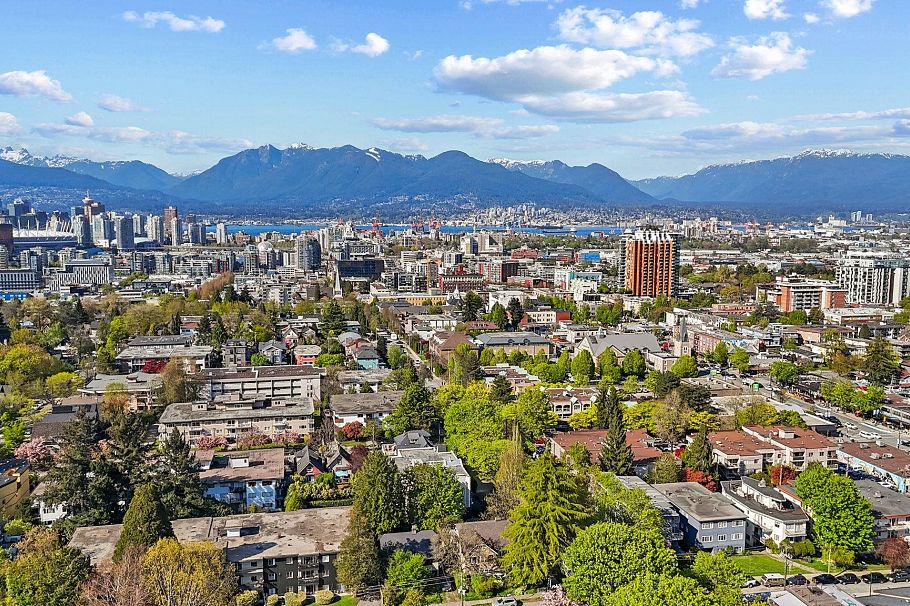 95 E 15th Avenue Vancouver, BC - 32