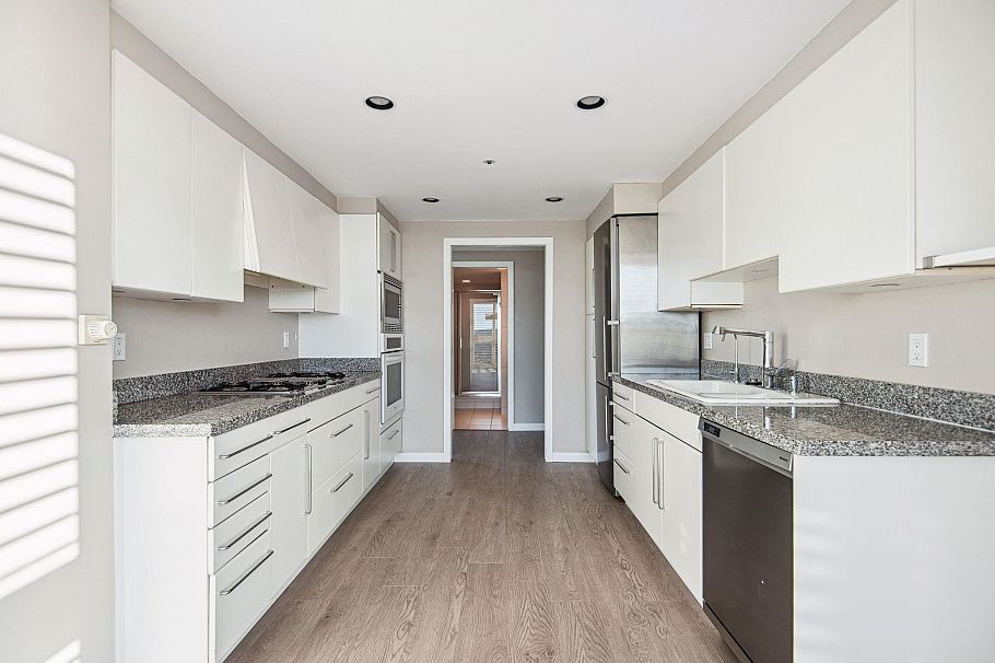 901 1550 W 15th Street Vancouver, BC - 15