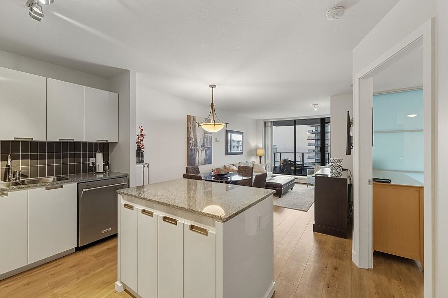 1102 151 W 2nd Street North Vancouver, BC - 6