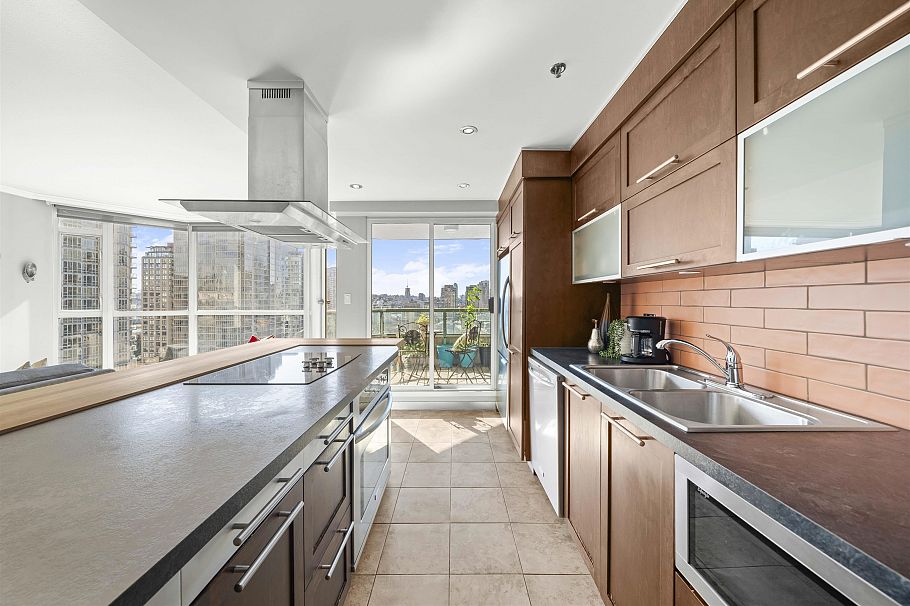 1201 888 Hamilton Avenue Vancouver, BC - 15