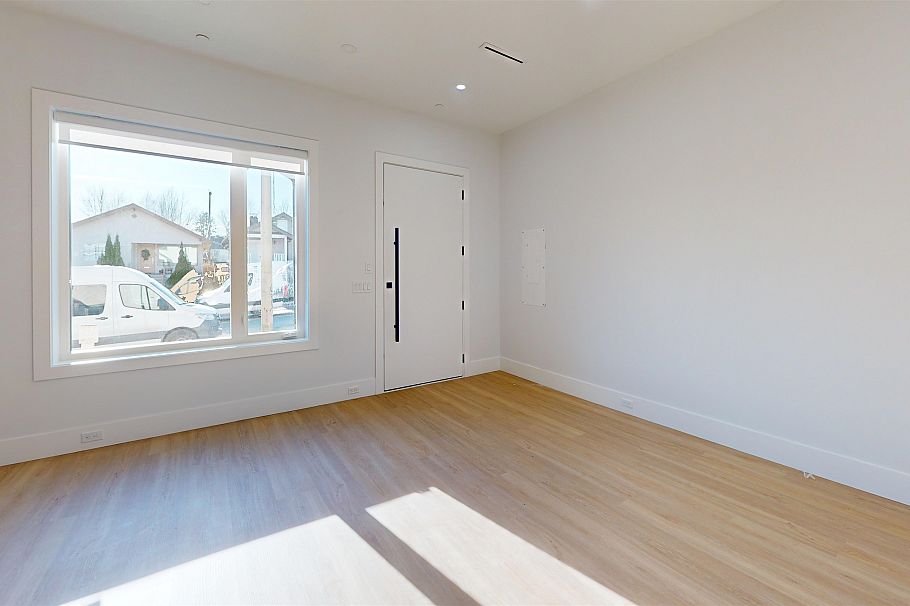 2825 Dundas Street Vancouver, BC - 3