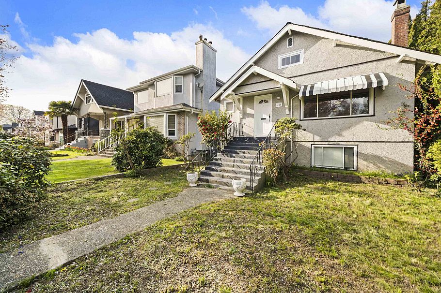 555 W 19th Avenue Vancouver, BC - 1