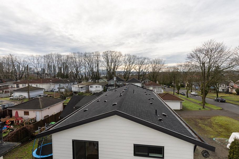 2 3508 E Pender Street Vancouver, BC - 26