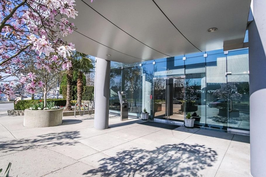 2706 1033 Marinaside Crescent Vancouver, BC - 11