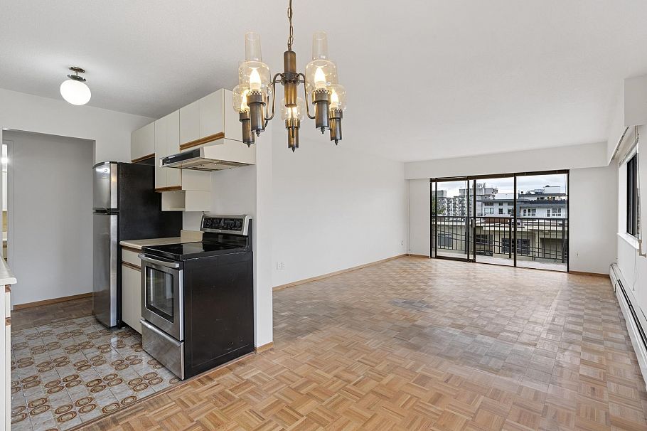 211 155 E 5th Street North Vancouver, BC - 22