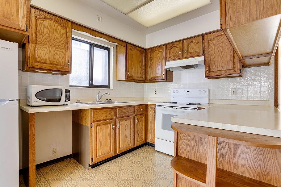 2579 E Pender Street Vancouver, BC - 20