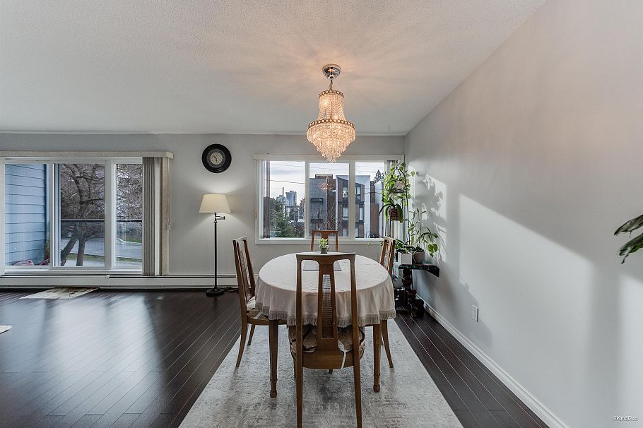 208 156 W 21st Street North Vancouver, BC - 11