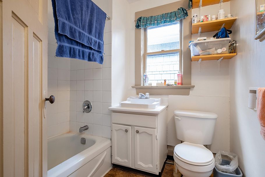 1021 E 14th Avenue Vancouver, BC - 10