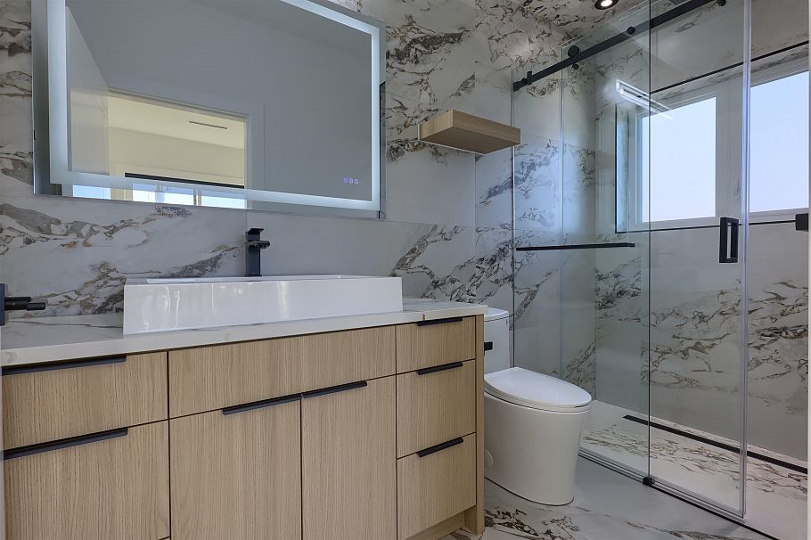 4670 Todd Street Vancouver, BC - 32