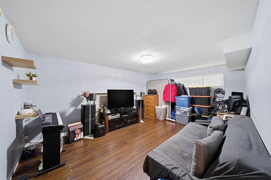 154 E 64th Avenue Vancouver, BC - 25