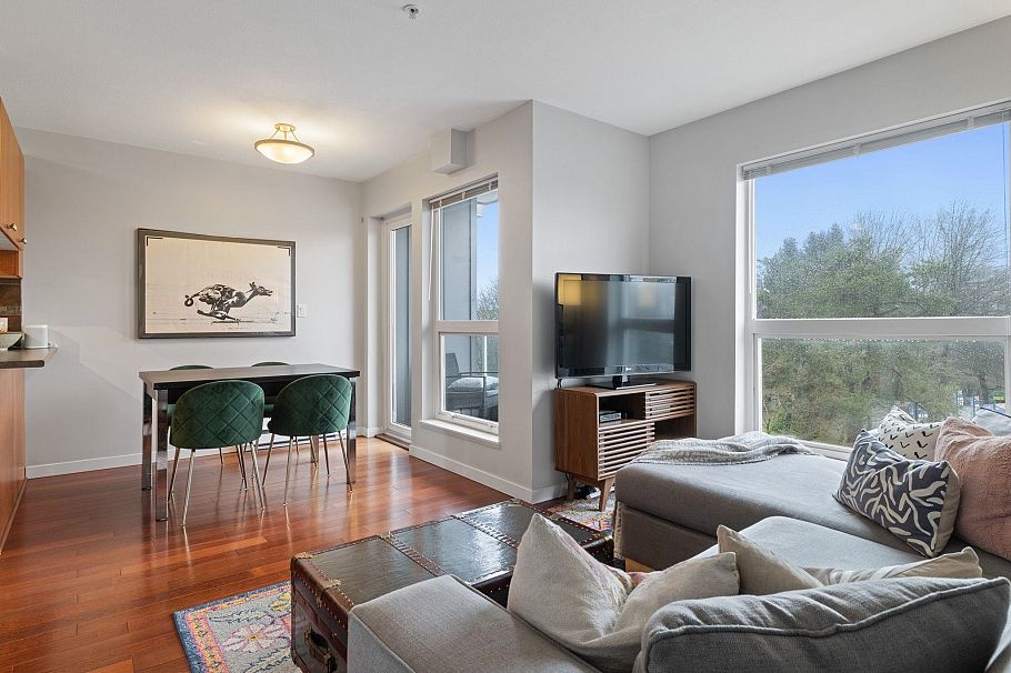 412 2891 E Hastings Street Vancouver, BC - 2