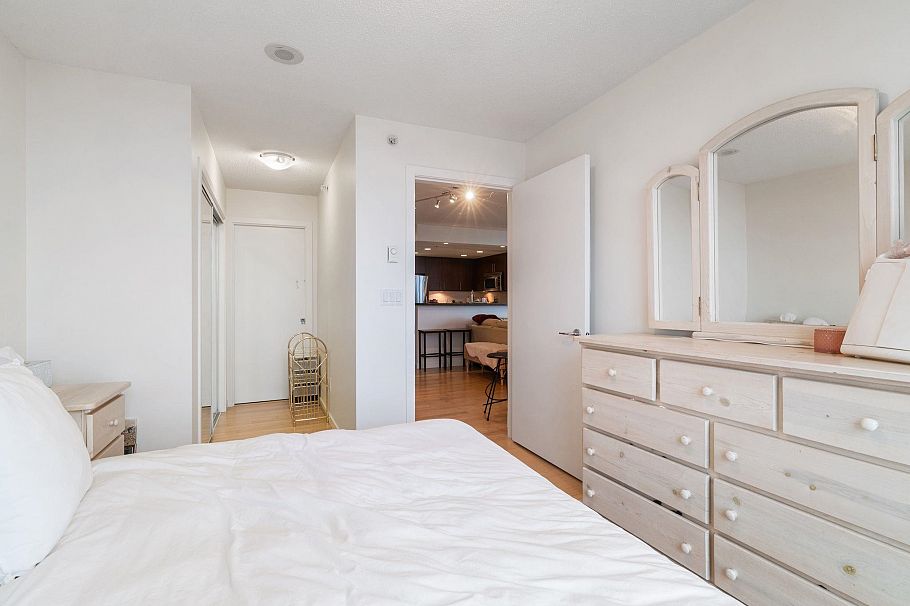 1702 125 Milross Avenue Vancouver, BC - 14