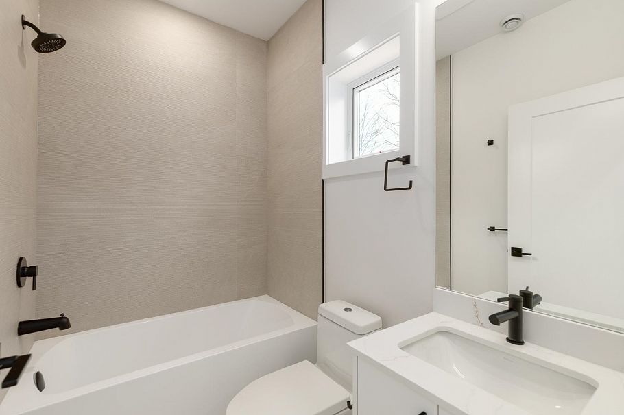 2 3508 E Pender Street Vancouver, BC - 18