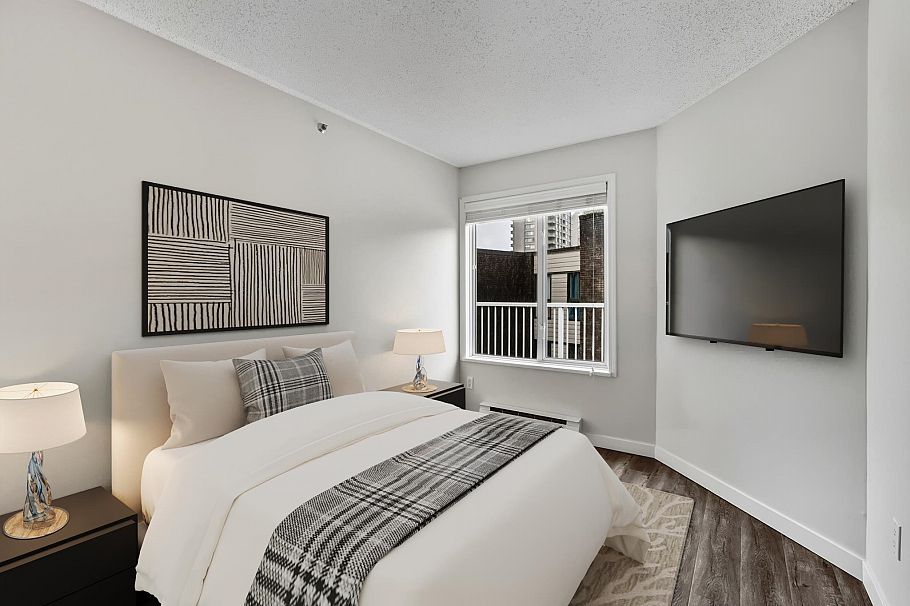 403 1147 Nelson Street Vancouver, BC - 9