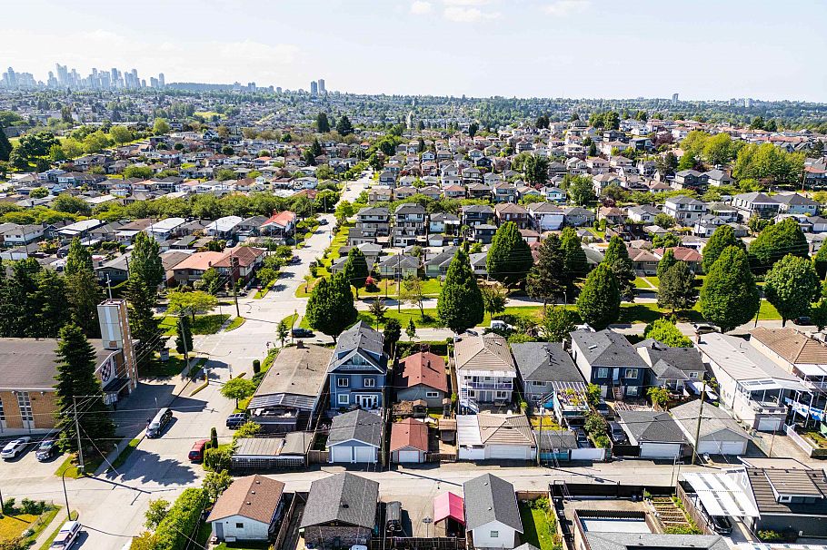 3089 E 1st Avenue Vancouver, BC - 23