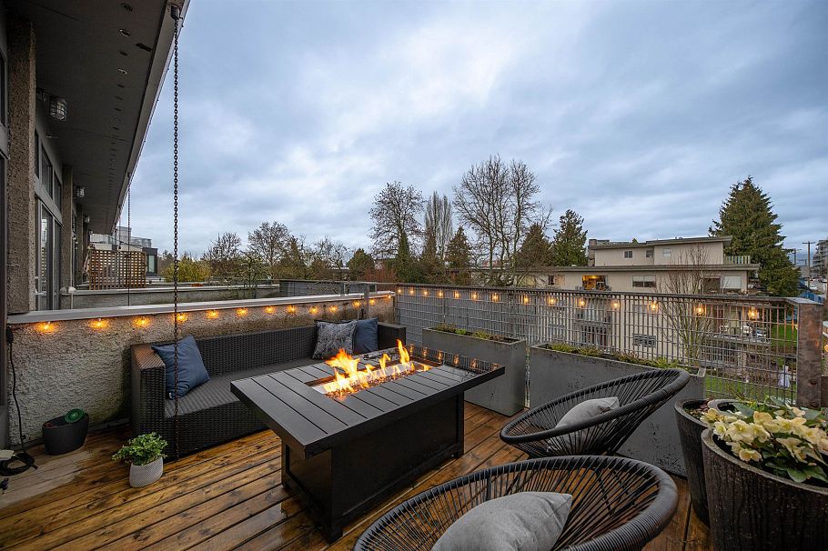 396 E 15th Avenue Vancouver, BC - 19