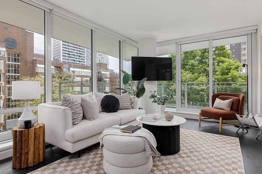 608 1009 Harwood Street Vancouver, BC - 1