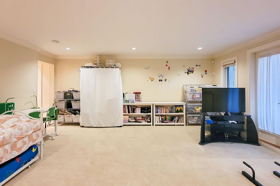 203 E 18th Street North Vancouver, BC - 19