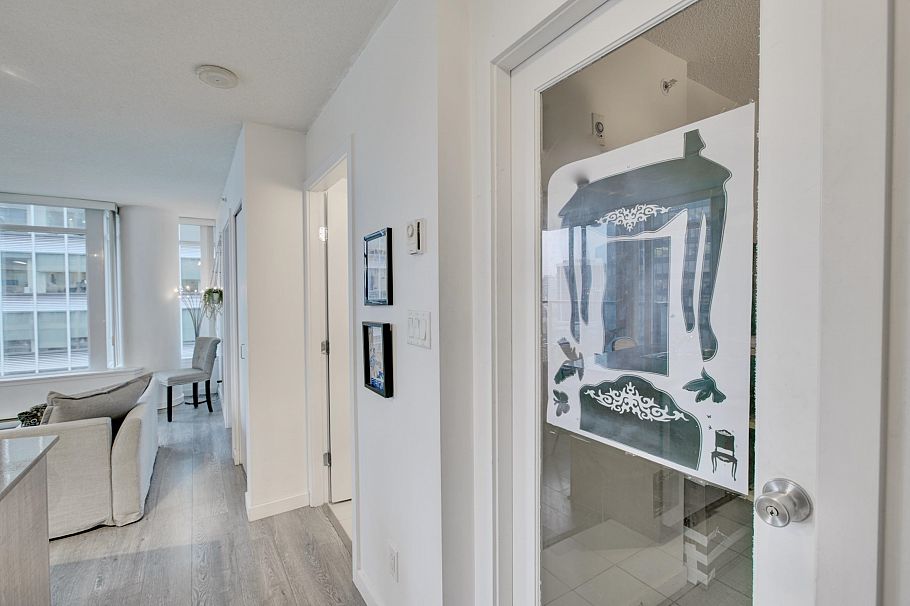 1505 610 Granville Street Vancouver, BC - 4