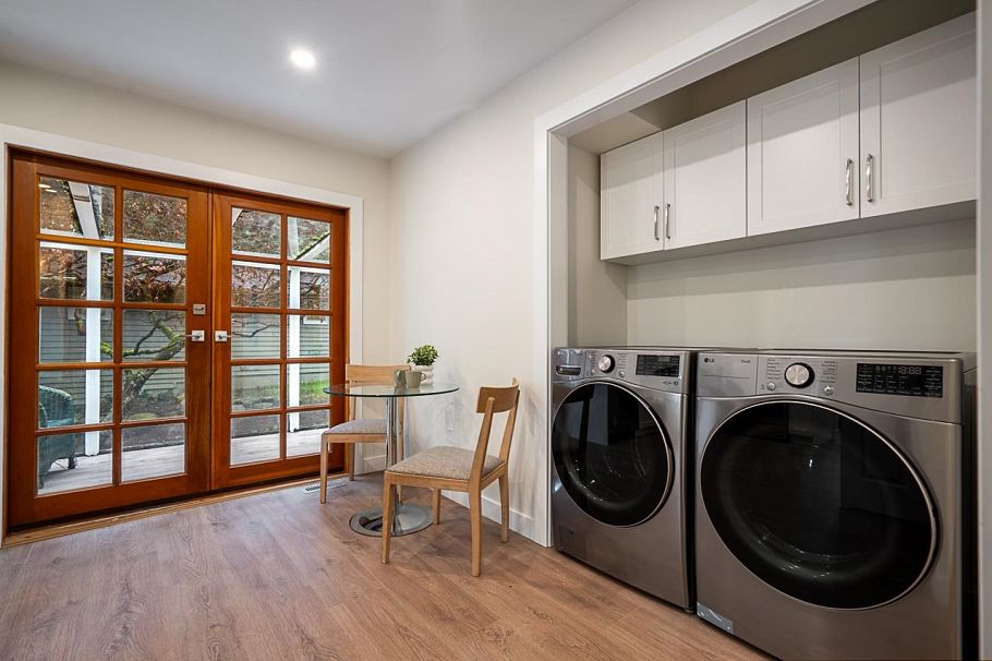 2266 Swinburne Avenue North Vancouver, BC - 22