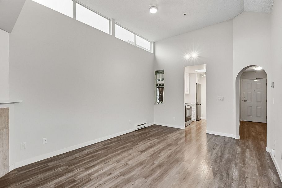 403 1147 Nelson Street Vancouver, BC - 2