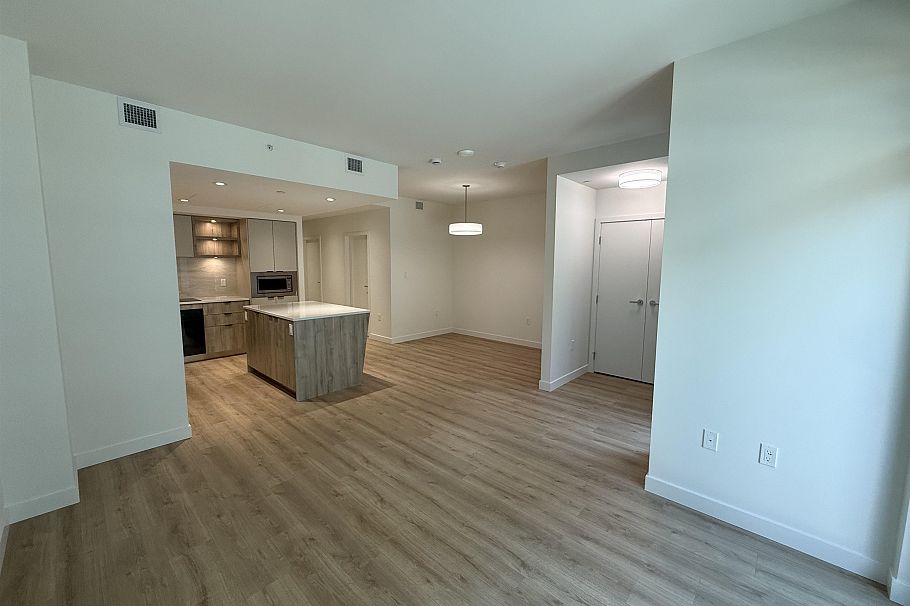 117 755 HARBOURSIDE DRIVE, North Vancouver BC V7P 0G1 North Vancouver, BC - 1