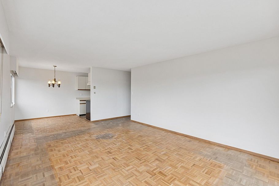 211 155 E 5th Street North Vancouver, BC - 18