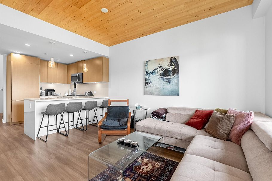 611 108 E 8th Street North Vancouver, BC - 2