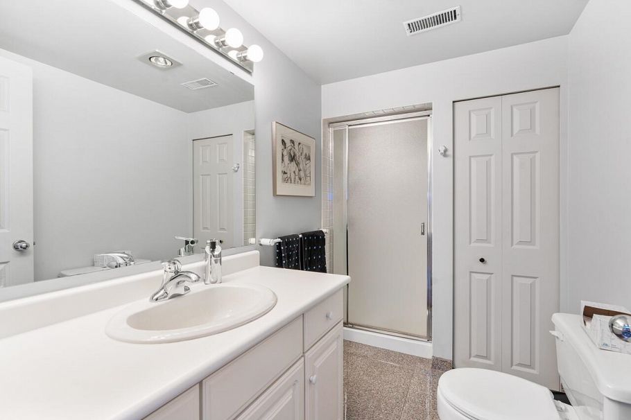 1588 Merlynn Crescent North Vancouver, BC - 14