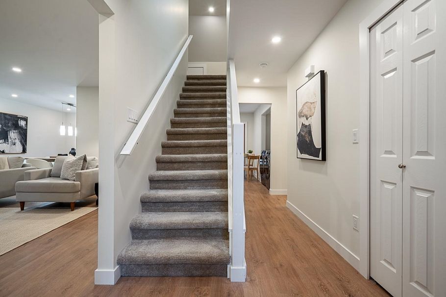 2266 Swinburne Avenue North Vancouver, BC - 26