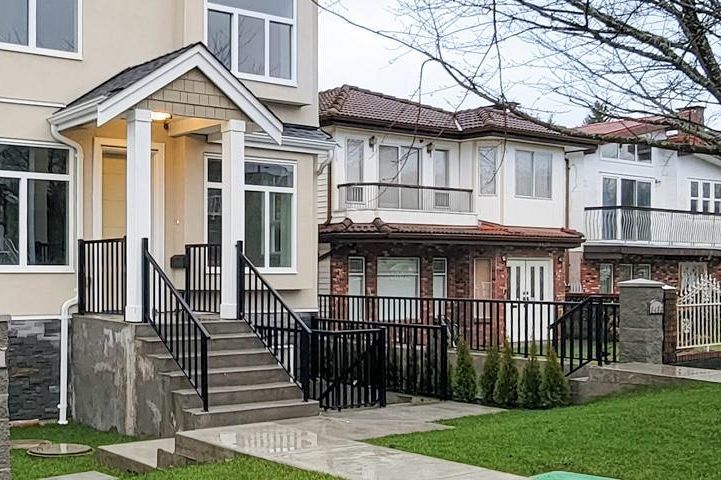 3433 E 23rd Avenue Vancouver, BC - 2
