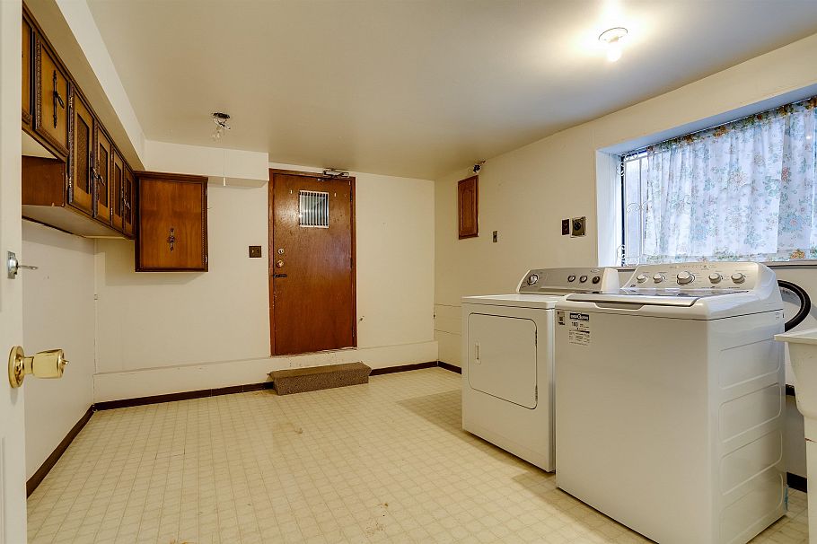 2579 E Pender Street Vancouver, BC - 28