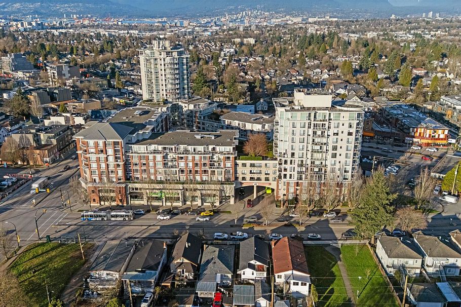 751 1483 E King Edward Avenue Vancouver, BC - 31
