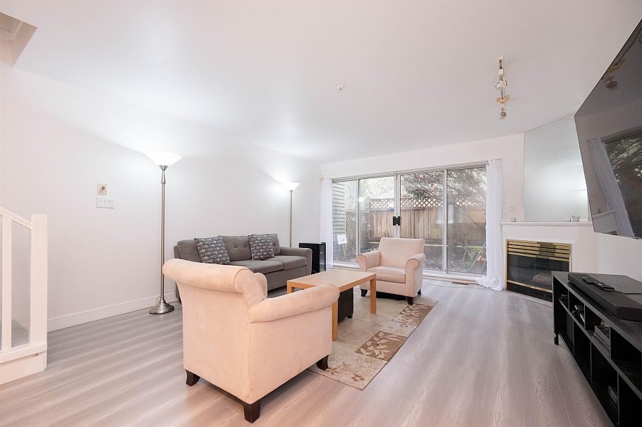 3371 Fieldstone Avenue Vancouver, BC - 3
