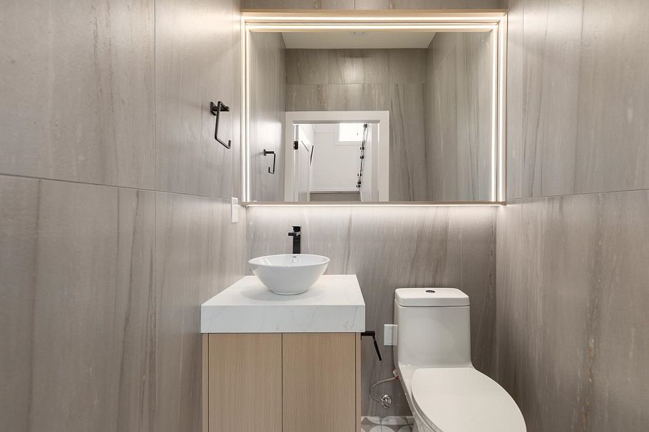 1 3506 E Pender Street Vancouver, BC - 13