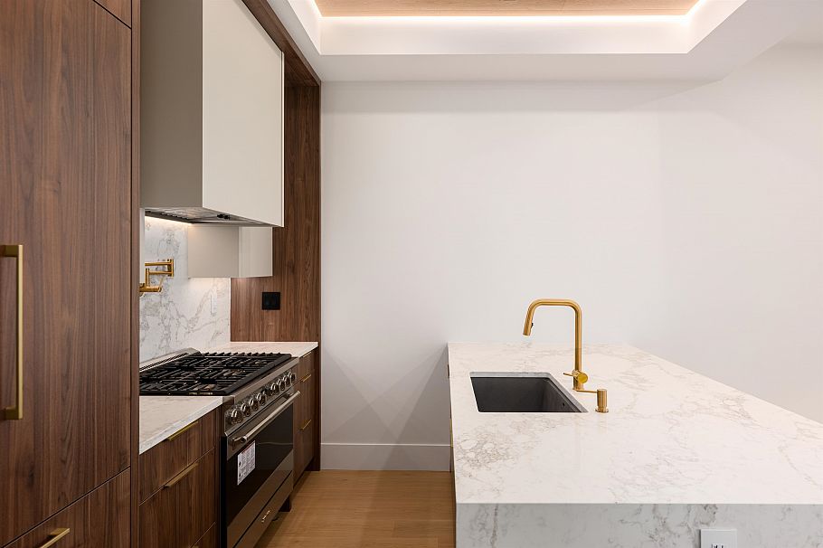 2 3466 Franklin Street Vancouver, BC - 14