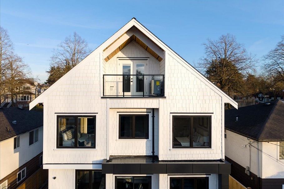 2 6061 Sherbrooke Street Vancouver, BC - 11