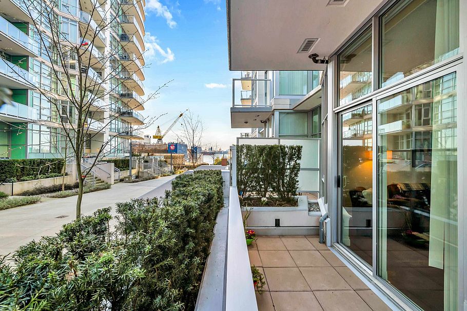 103 185 Victory Ship Way North Vancouver, BC - 11