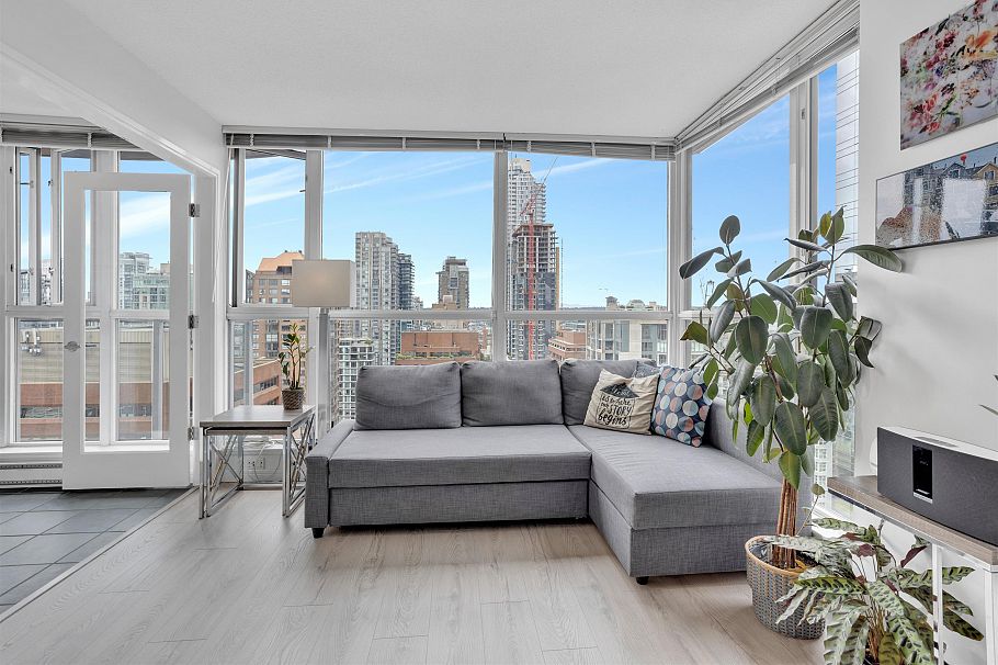 2507 1068 Hornby Street Vancouver, BC - 2