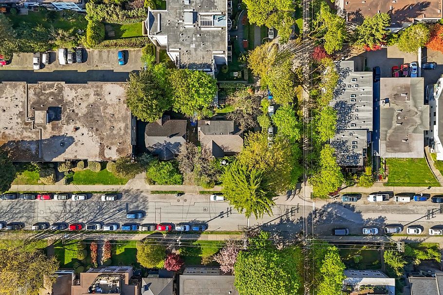 95 E 15th Avenue Vancouver, BC - 34